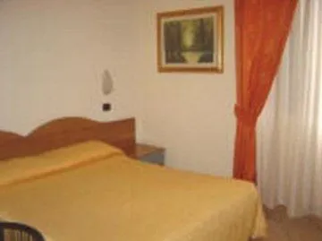 Hotel Sara Milan 2*,  Italy